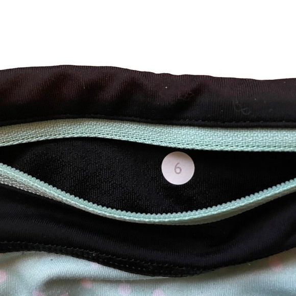 Lululemon Run: Inspire Crop II Black / Mint Moment Polk  a Dot Size 6 - Picture 3 of 5
